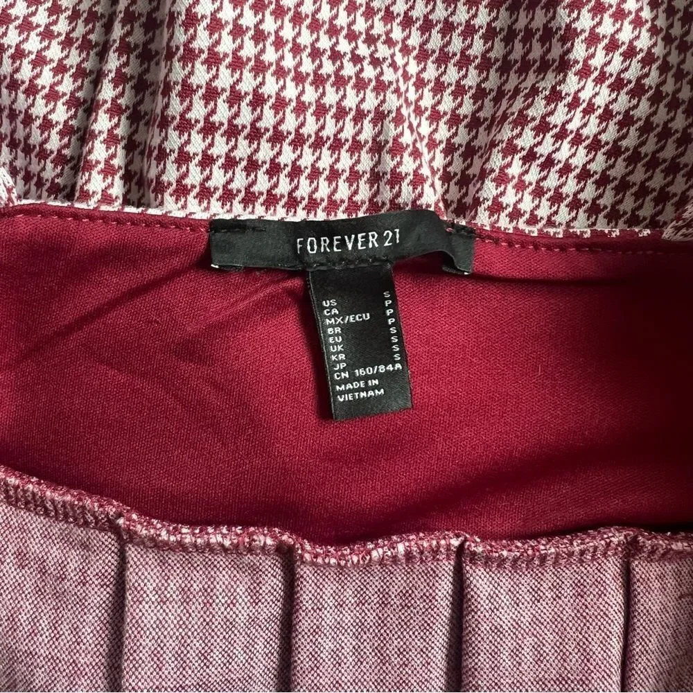 Forever 21 Maroon & White Houndstooth Pleated High Waist Skirt with Straps